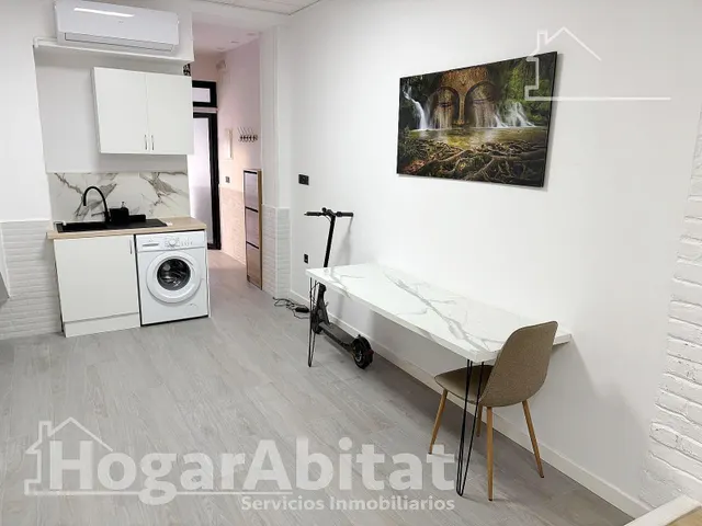 ¡EN PLENO CENTRO! ESTUDIO CONFORTABLE, IMPECABLE Y REFORMADO A ESTRENAR — 10