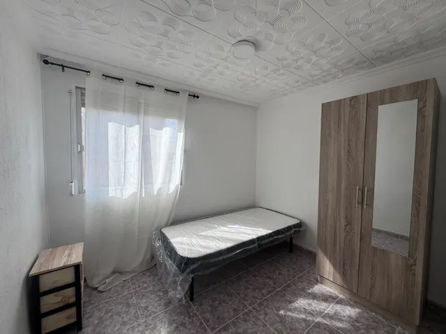 Alta rentabilidad: piso de 4 dormitorios, semireformado, amueblado a estrenar en Alicante, listo para entrar a vivir, a 4 km de la playa — 12