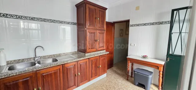 Casa zona El Punto con 4 garajes-almacenes - foto 2