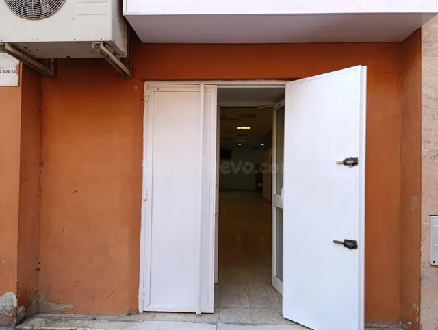 Se vende Local comercial en Maestro Falla, Cerro del Águila, - foto 2