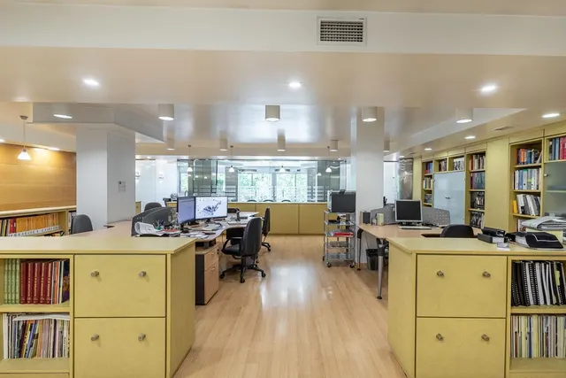 EXCLUSIVO INMUEBLE EN PLAZA DE CARRETAS, JUNTO AL EMBLEMÁTICO PASEO DEL SALÓN — 15