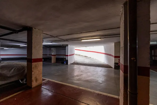 Plaza de garaje de 12m2 en venta en la muy demandada para estacionamiento calle de Hernani — 10