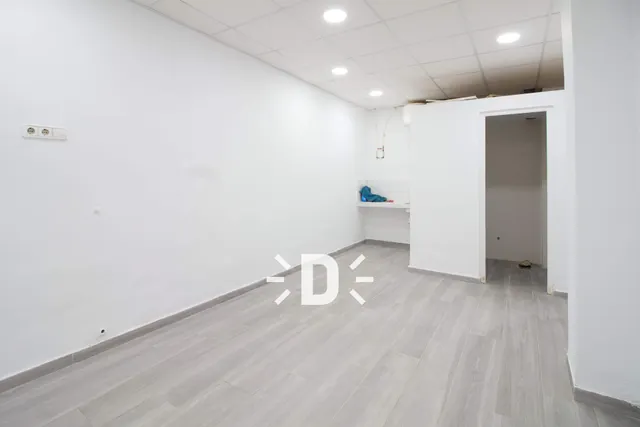 MARAVILLOSO LOCAL COMERCIAL EN ALBAL — 8