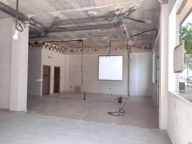 ¡Se alquila local comercial en Puente Tocinos! — 2