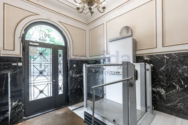 Elegante vivienda reformada de 3 dormitorios en Calle Bailén — 42
