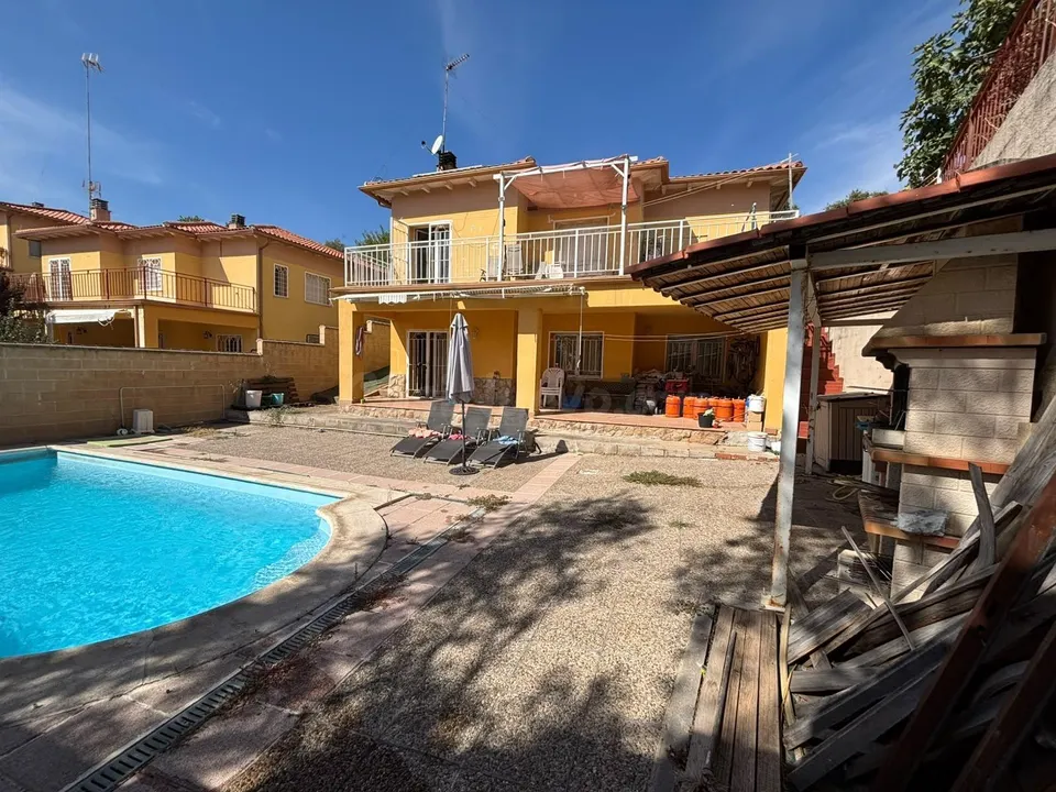 Chalet Independiente en VENTA en Zona de Pioz