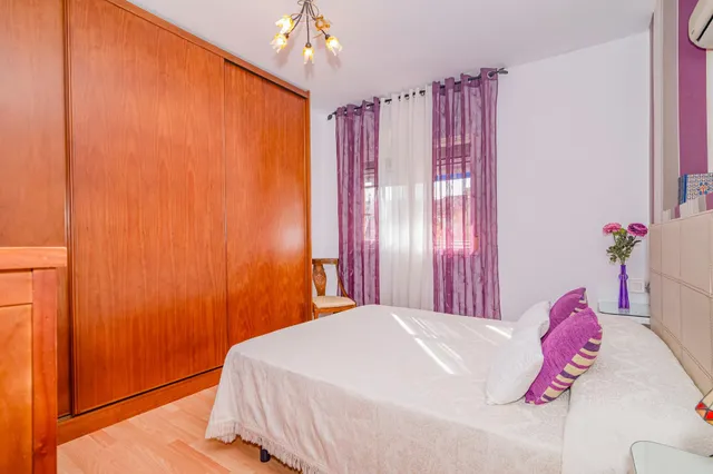 ¡Vive en el Corazón de La Zubia!  Piso Luminoso y Listo para Ti — 6