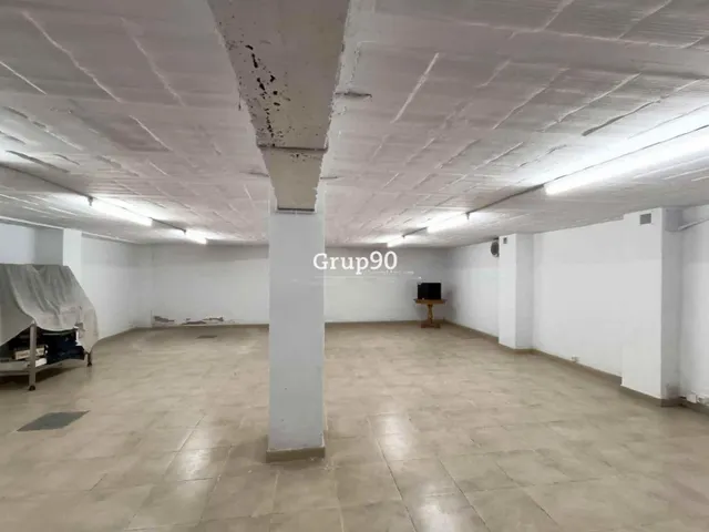 Local comercial a pie de calle de 240m2 en Zona Instituts — 3