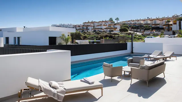 Villa de lujo de 4 dormitorios con piscina privada y vistas a la montaña en Ciudad Quesada, Costa Blanca — 19