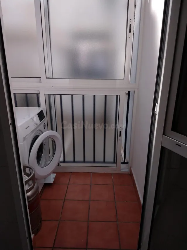 ESTUPENDO PISO EN ALQUILER PARA DOS PERSONAS - foto 5