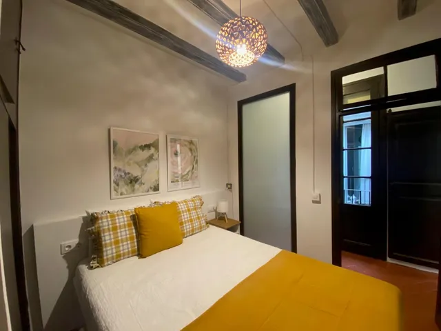 ESTUPENDO APARTAMENTO REFORMADO AL LADO DE SAGRADA FAMILIA — 12