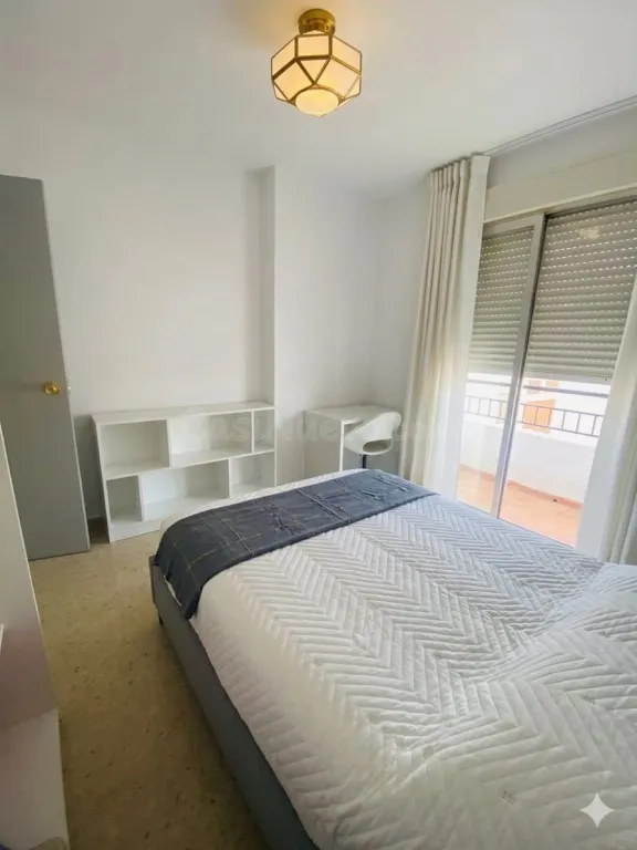 MAGNÍFICO CHALET ADOSADO CON GRAN JARDÍN PRIVADO Sótano Independiente de 90 m² | ¡Oportunidad Única de Inversión! — 8