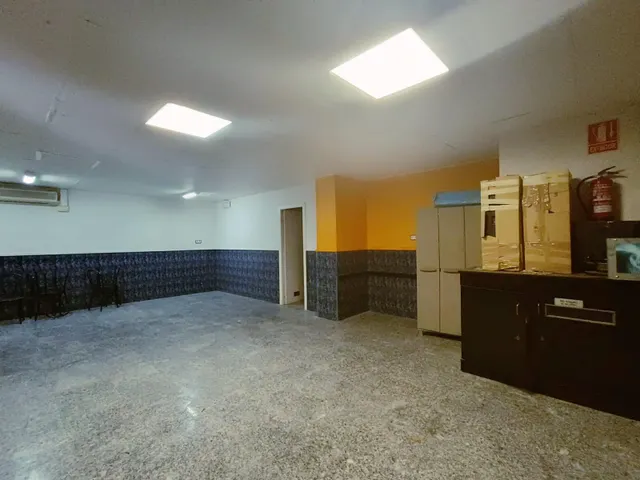 Oportunidad Única: Local Comercial — 10