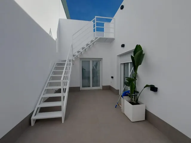 VILLAS PAREADAS DE OBRA NUEVA EN ROLDAN — 24