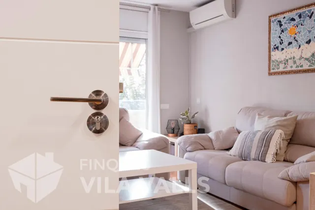 Casa esquinera con jardín privado y estilo inigualable — 22