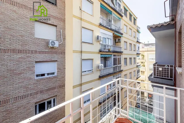 AMPLIO PISO JUNTO GRAN CAPITAN — 22