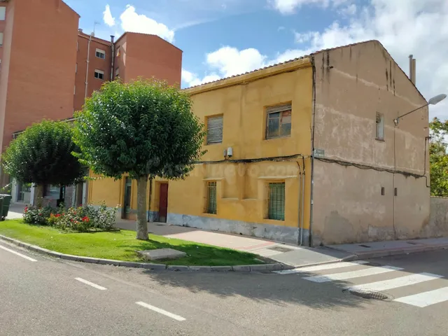 MONCASA VENDE Suelo urbano consolidado en Venta de Baños - foto 2