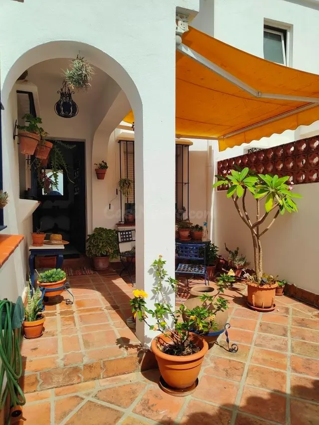 Se vende adosado de tres dormitorios en Algeciras, campo de golf — 2