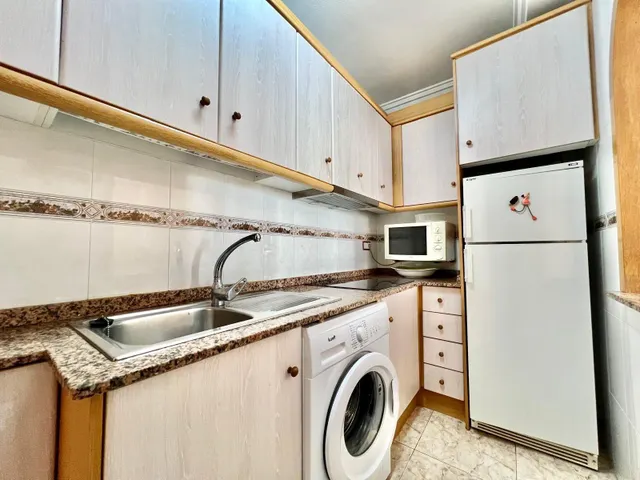 IMPECABLE VIVIENDA DE 2 habitaciones + PARKING EN PLENA AVENIDA DE LAS HABANERAS, A TAN SOLO 450m DE LA PLAYA — 30