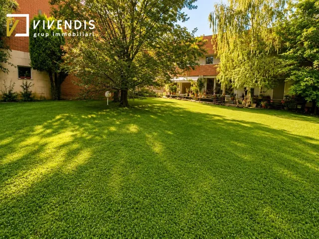 CASA EN VENTA - CIUTAT JARDÍ — 28