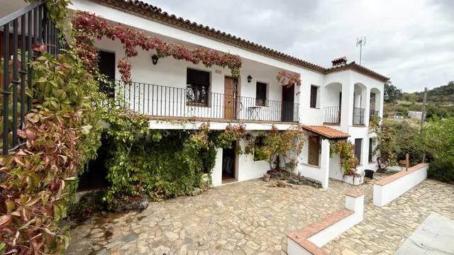 Exclusivo Hotel en Almonaster la Real con Vistas Panorámicas — 16