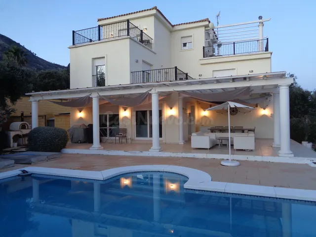 Chalet 4 habitaciones 350m² en venta - Costa del Sol - foto 5