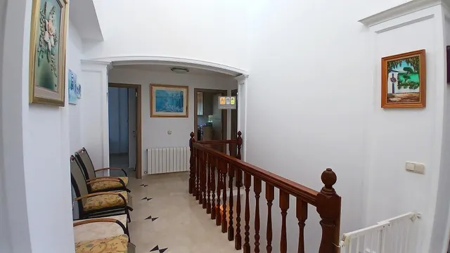 IMPRESIONANTE CHALET EN ALFAS DEL PI — 16