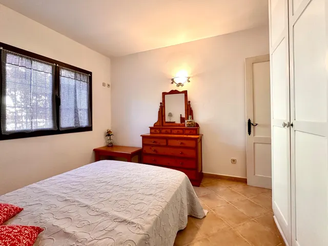 CALONGE: CHALET CON LICENCIA TURÍSTICA, GARAJE, JARDÍN Y PISCINA. ZONA MAS AMBRÓS - VIZC. CABANYES. — 39
