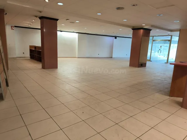 Local comercial 200m² en alquiler - Sagrada Familia - foto 3