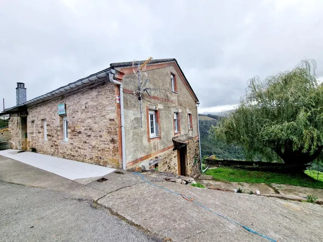 CASA DE PIEDRA CON 16.774 M2 DE FINCA Y CUADRAS EN TARAMUNDI - foto 2