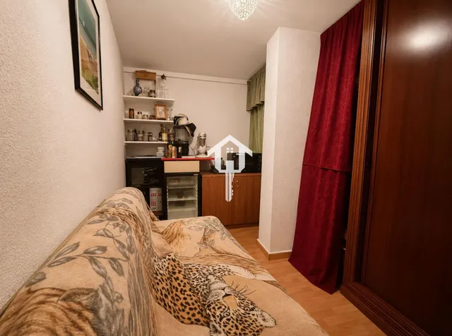 Espectacular piso de 3 habitaciones con patio y aire acondicionado en zona campoamor de Alicante — 9