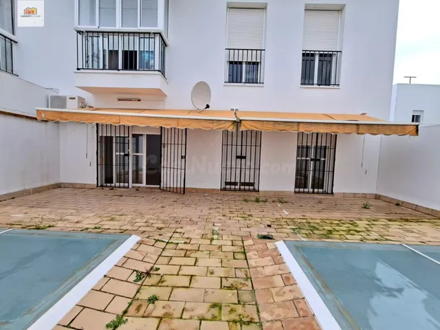 MAGNIFICO PISO EN EL CENTRO DE CHICLANA