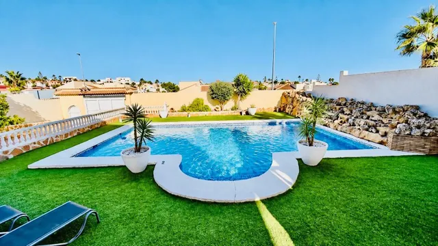 Villa 4 habitaciones 219m² en venta - Doña Pepa — 23