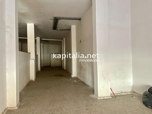 Local comercial en venta y alquiler, zona Avenida Almaig, Ontinyent. — 5