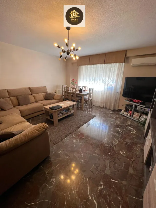 CASA EN LA SALOBREJA