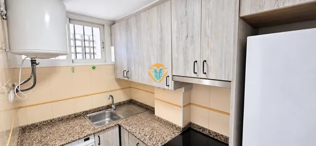 Moderno Piso Reformado en el Corazón del Rincon de Loix, Benidorm — 5