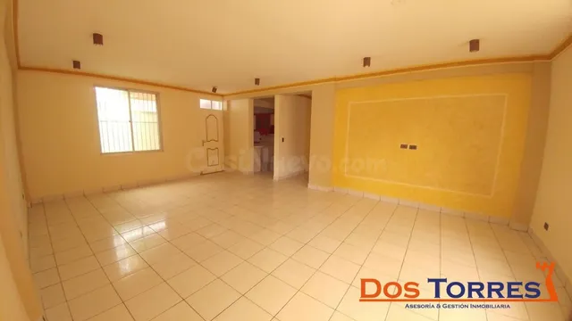 $us.-75.000 Próximo Castillo Amplio Departamento con 4 dormi