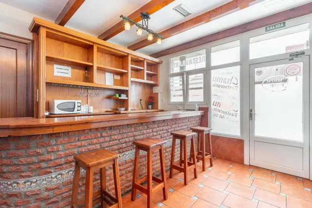 Hostal-Restaurante con magnifica casa anexa — 9
