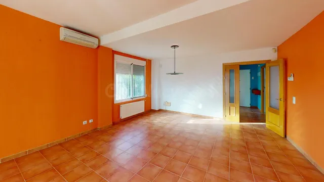 Chalet independiente en Urbanización Vall de Lliria — 4