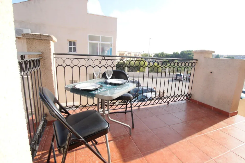 BUNGALOW PLANTA ALTA CON PISCINA Y TERRAZA EN ORIHUELA COSTA