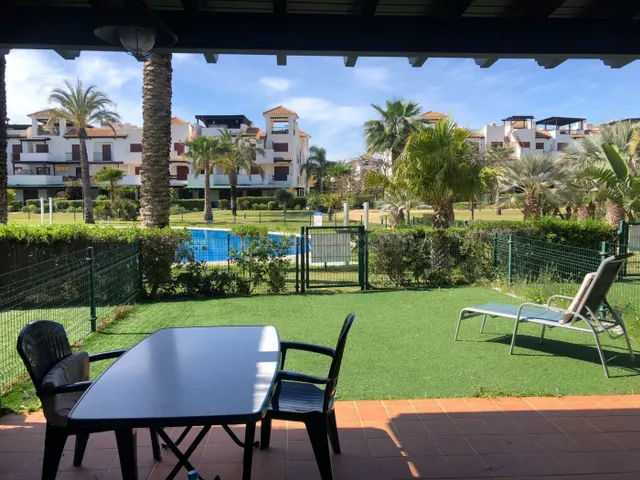 ESTUPENDO APARTAMENTO EN PLANTA BAJA DE DOS DORMITORIOS A 10