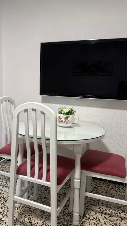 Alquiler temporal junto a la estación de santa justa – ideal para profesionales docentes y sanitarios — 2