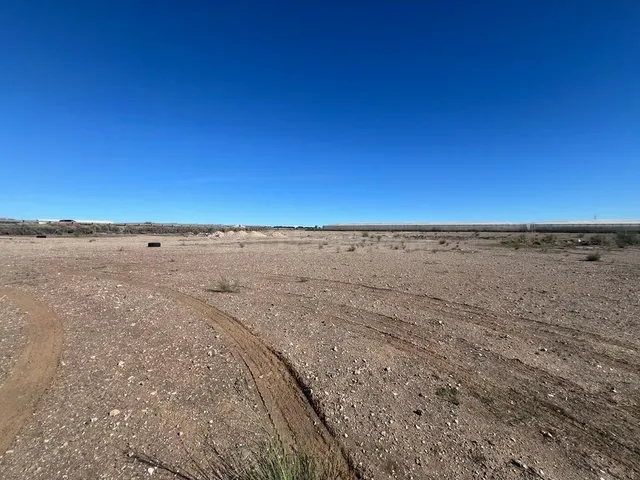 Terreno con uso industrial perfecta situación