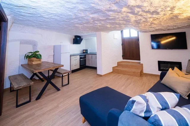 Complejo rural de 4 alojamientos dedicado a alquiler vacacional en Alcalá del Júcar: una joya para inversores — 33