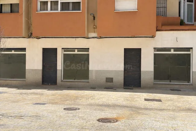 Amplio local comercial reformado en La Velada — 3