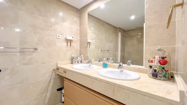 Piso reformado en La Dama de Noche, junto a Puerto Banús, Marbella — 21
