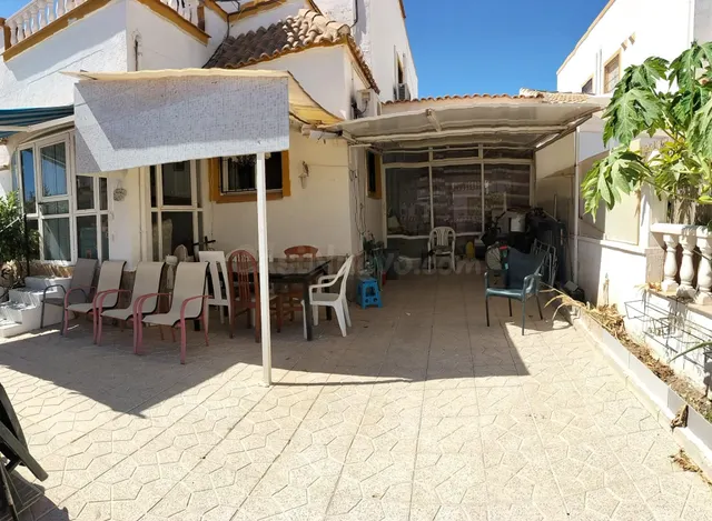 Chalet Adosado de 3 Dormitorios con Solárium y Vistas al Mar - foto 3
