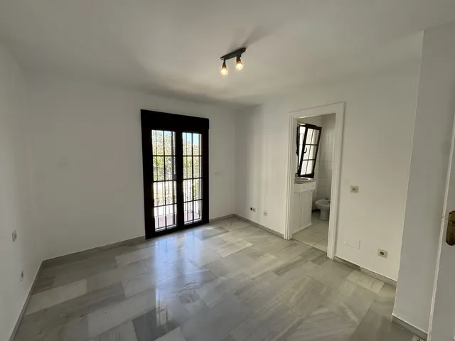 Adosado 7 habitaciones 255m² en venta - Marbella — 24