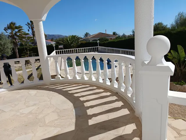 Villa tipo ibicenco con piscina y vistas al mar y a la monta - foto 4