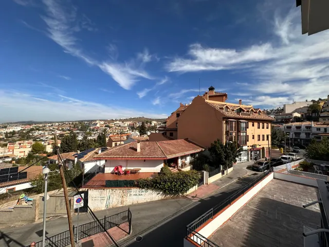 ¡estrena calidad de vida en el barrio de Monachil! — 24